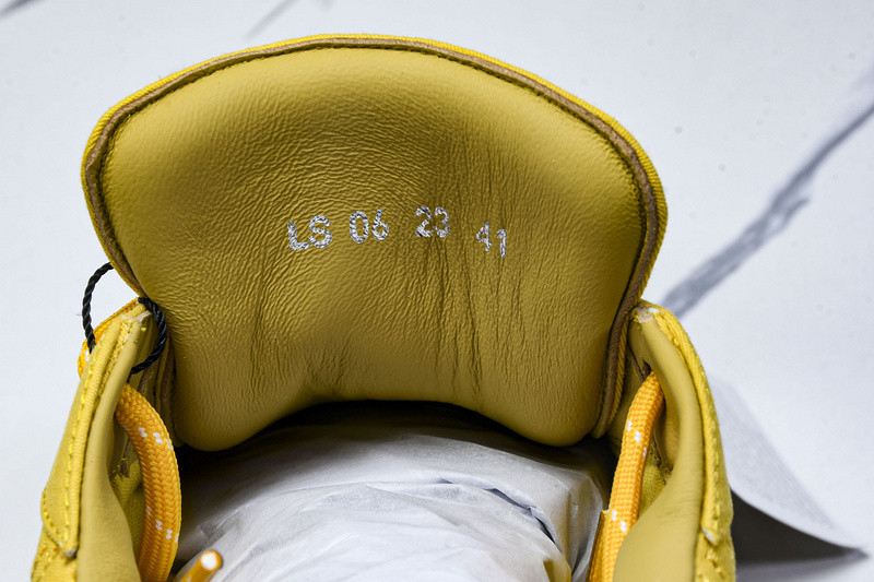 DR B33 Sneaker