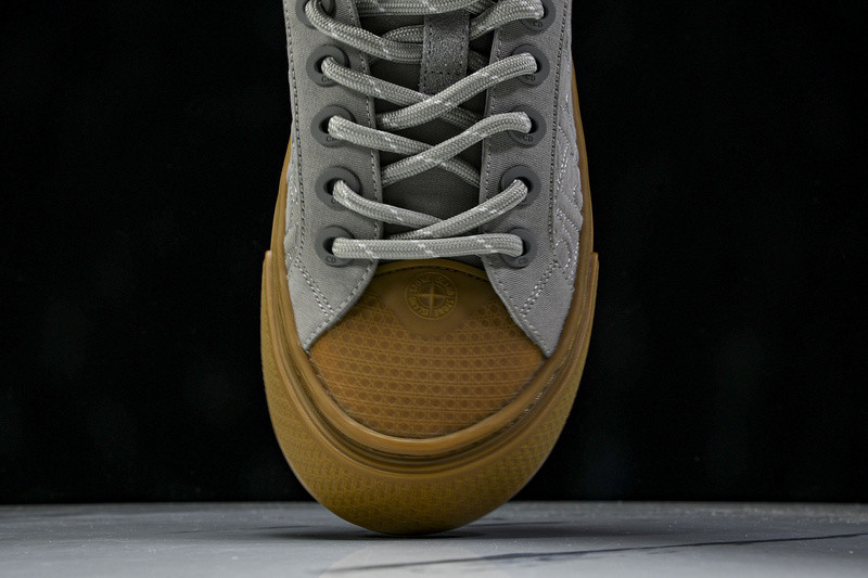 DR B33 Sneaker