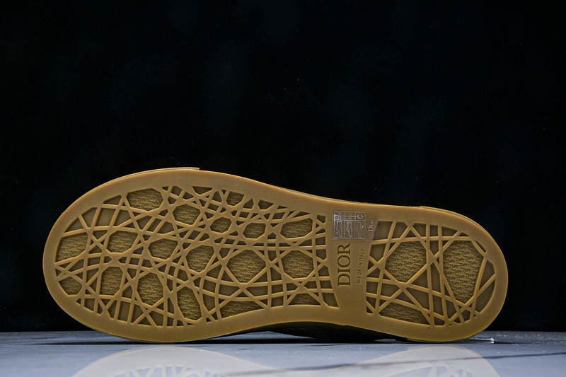 DR B33 Sneaker