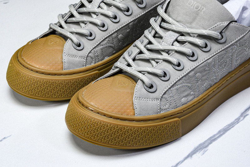 DR B33 Sneaker