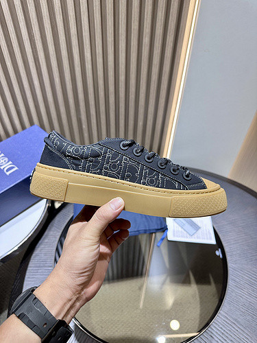 DR B33 Sneaker