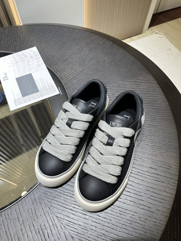 DR B33 Sneaker