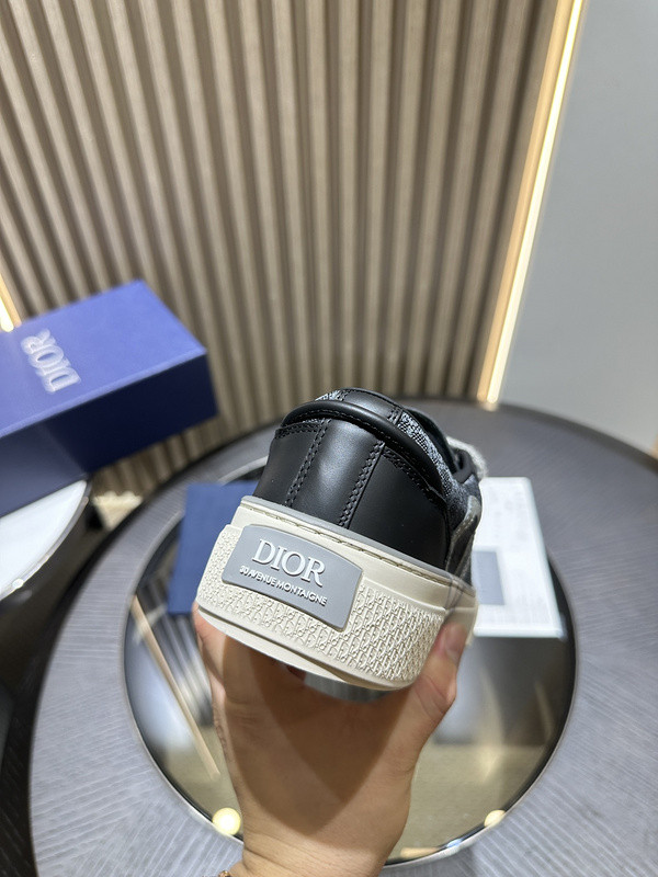 DR B33 Sneaker