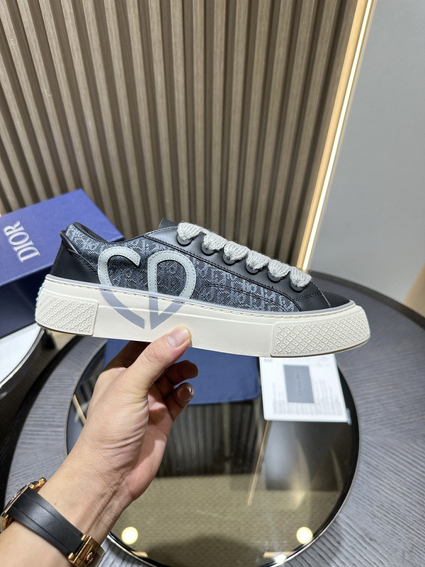 DR B33 Sneaker