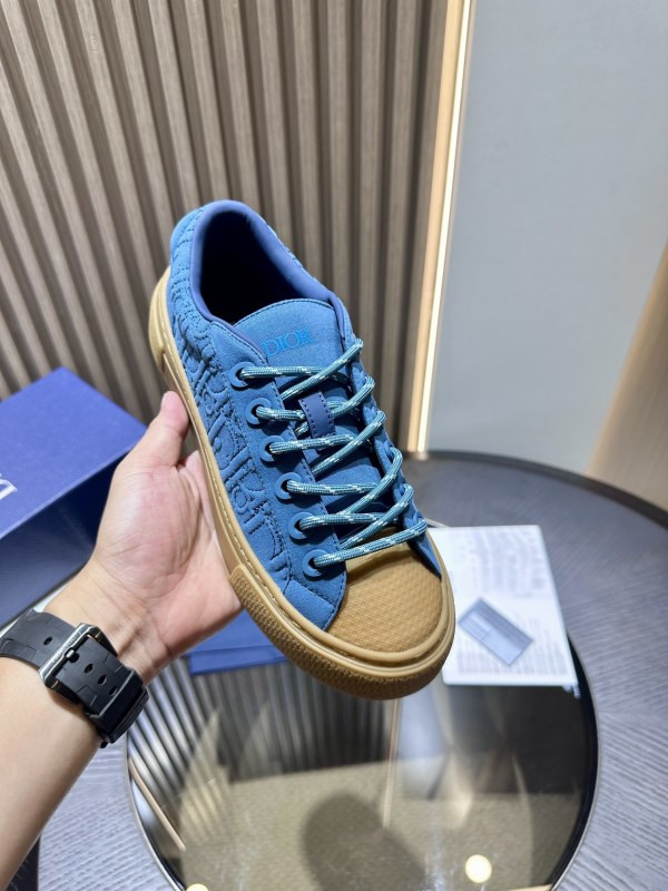 DR B33 Sneaker