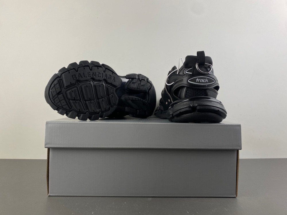 Ba1en*iaga Track W3AD3-2350