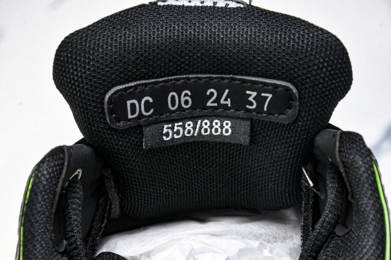 DR B35 Sneaker