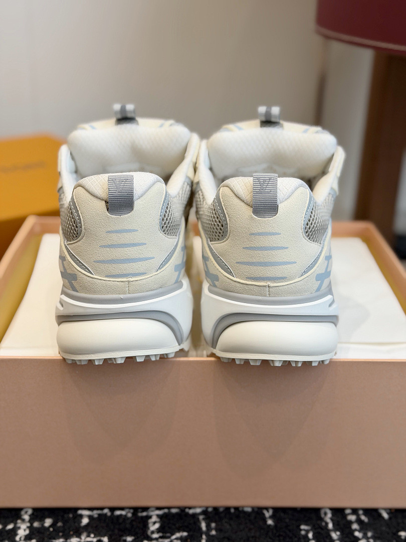L*V Tatic Runner Sneaker