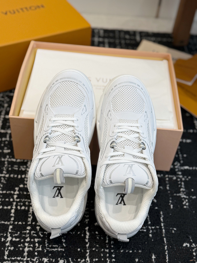 L*V Tatic Runner Sneaker