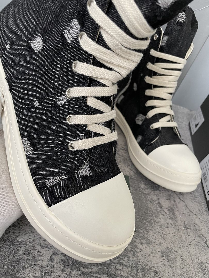 RO Sneakers