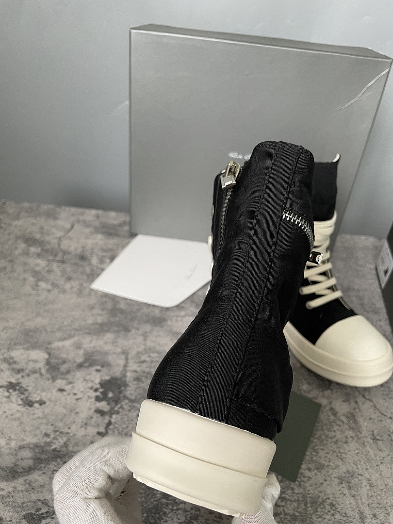 RO Sneakers