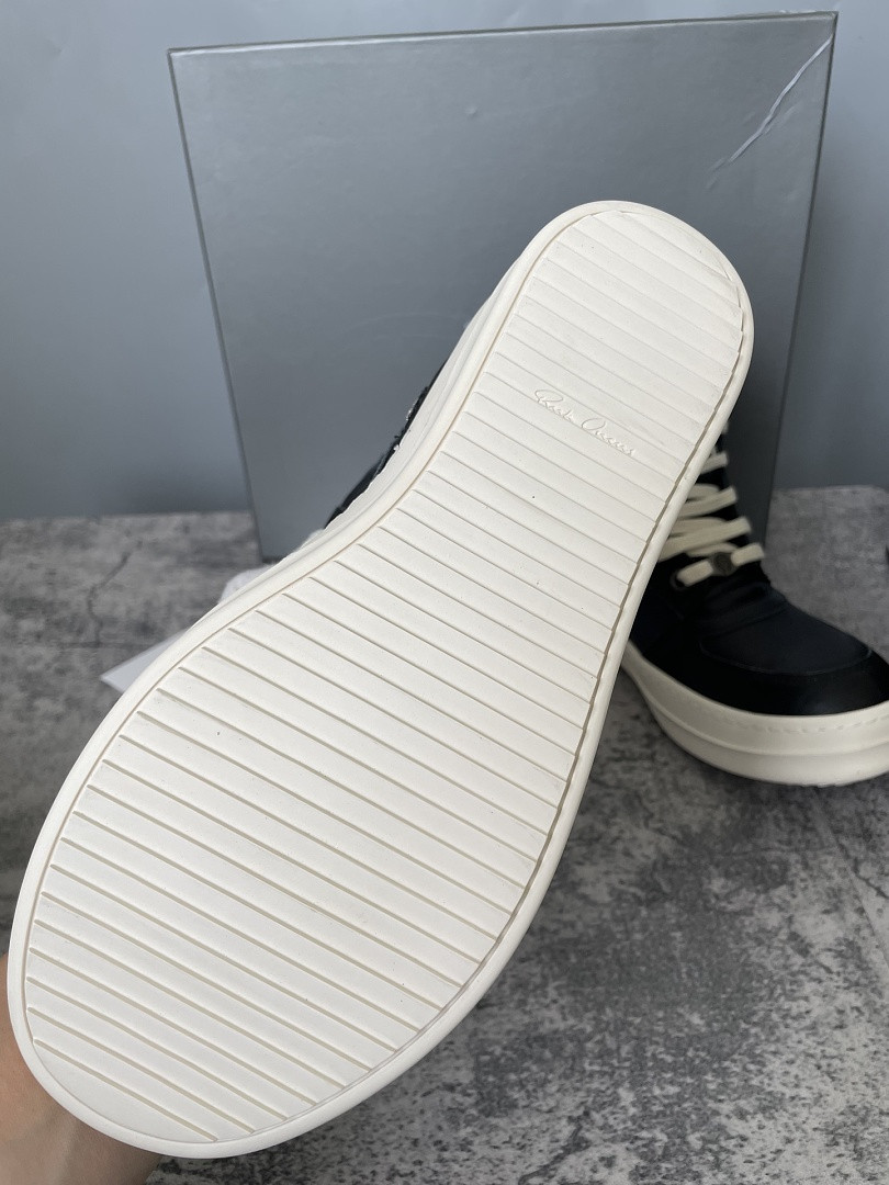 RO Sneakers