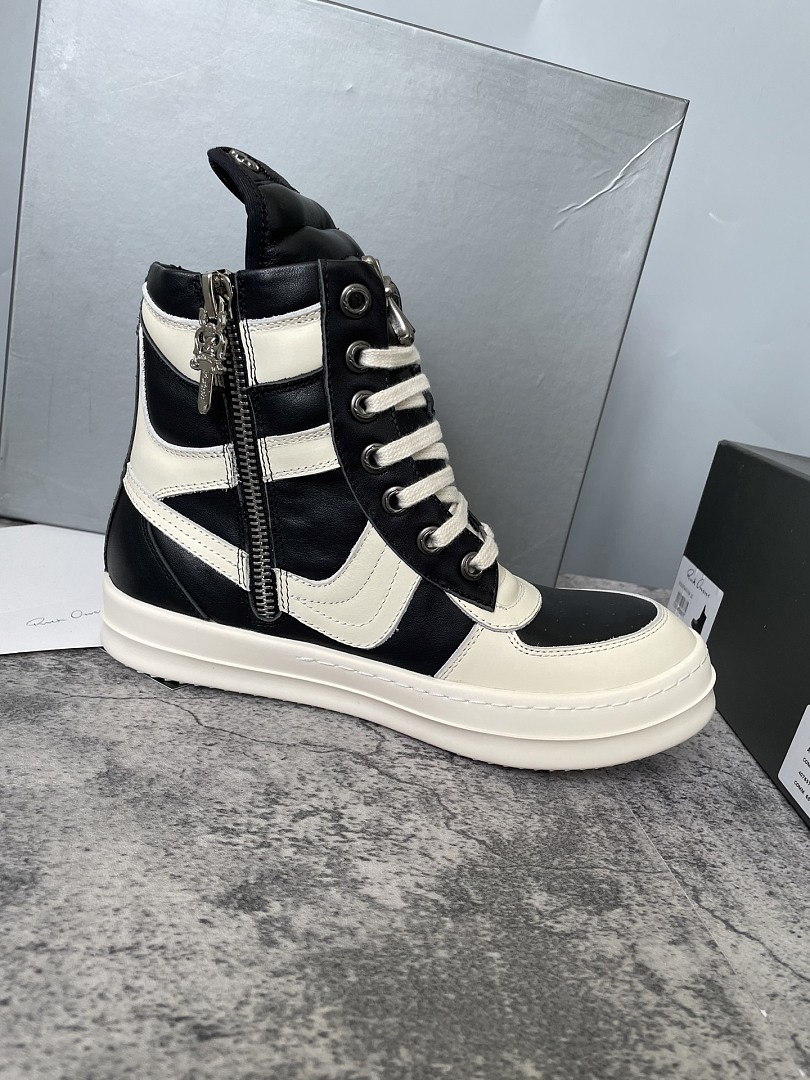 RO Sneakers