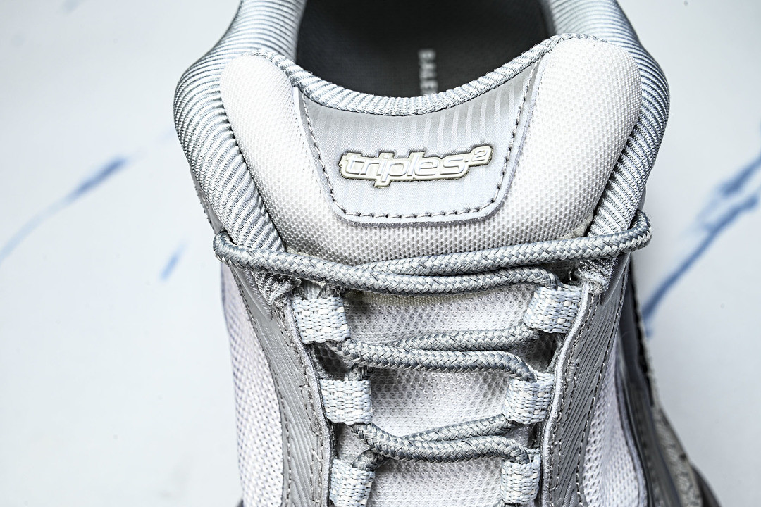 Ba1en*iaga Triple S 2 WTR2G-1800