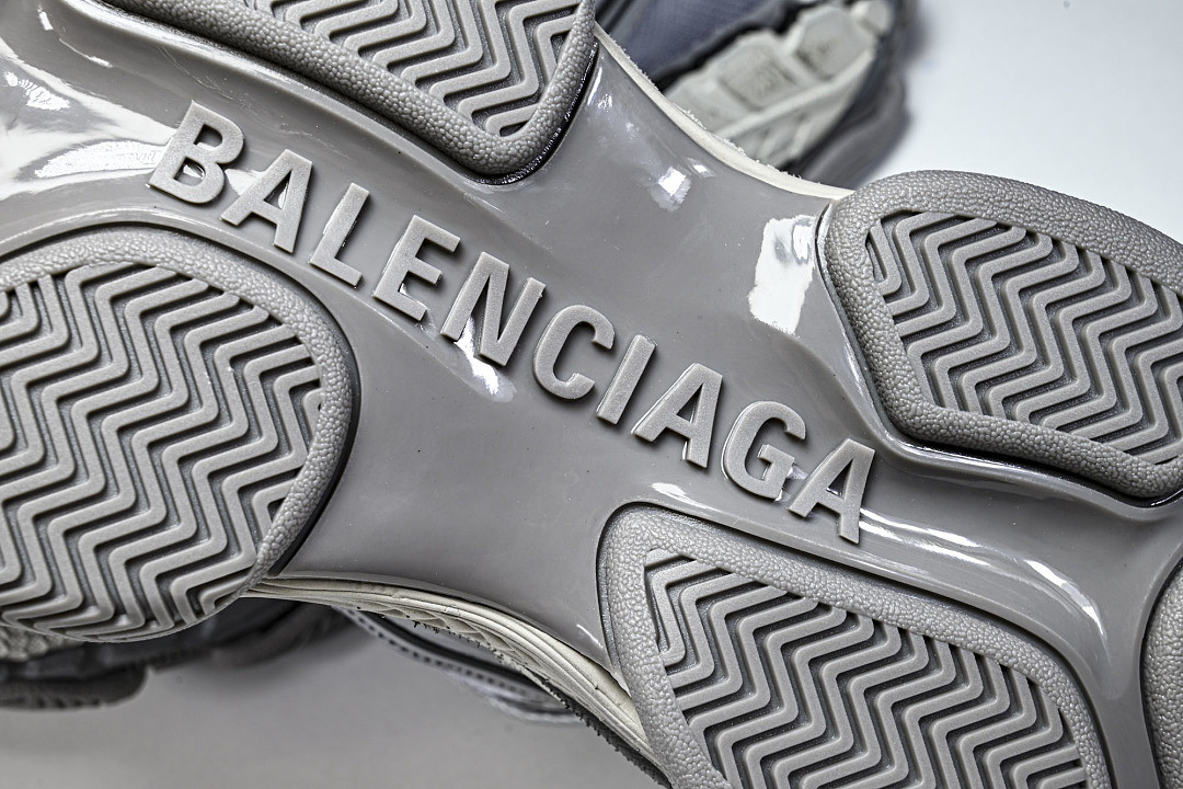 Ba1en*iaga Triple S 2 WTR2G-1800