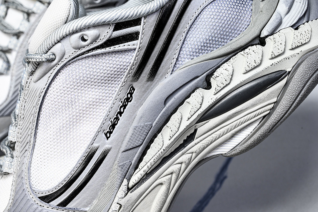 Ba1en*iaga Triple S 2 WTR2G-1800