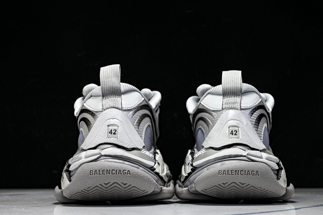 Ba1en*iaga Triple S 2 WTR2G-1800
