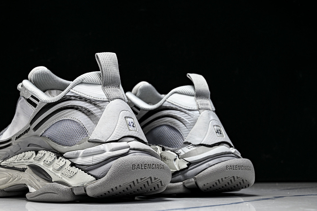 Ba1en*iaga Triple S 2 WTR2G-1800