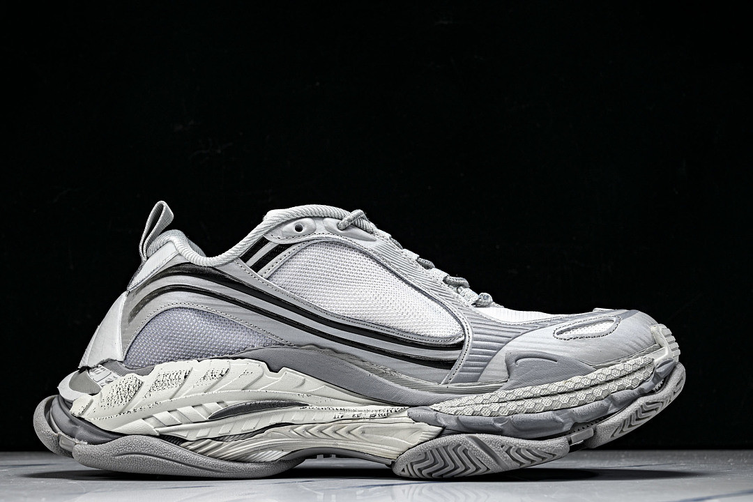 Ba1en*iaga Triple S 2 WTR2G-1800