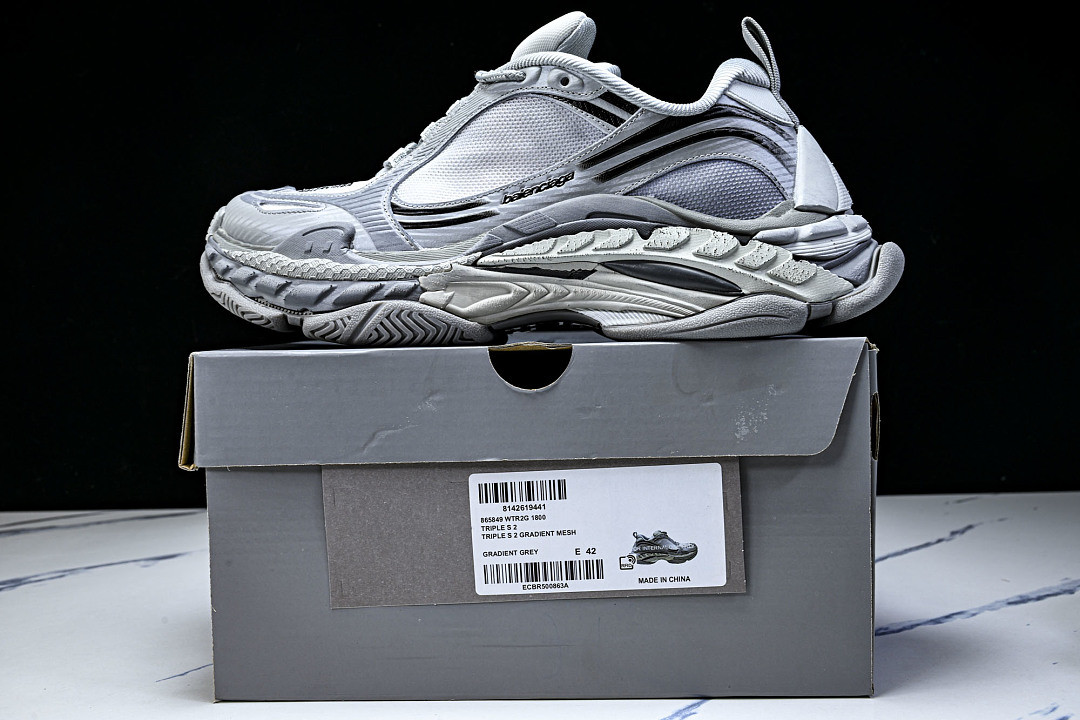 Ba1en*iaga Triple S 2 WTR2G-1800
