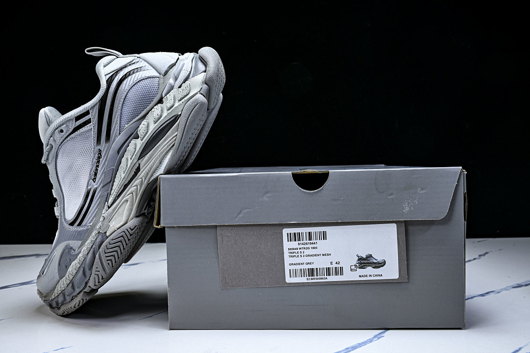 Ba1en*iaga Triple S 2 WTR2G-1800