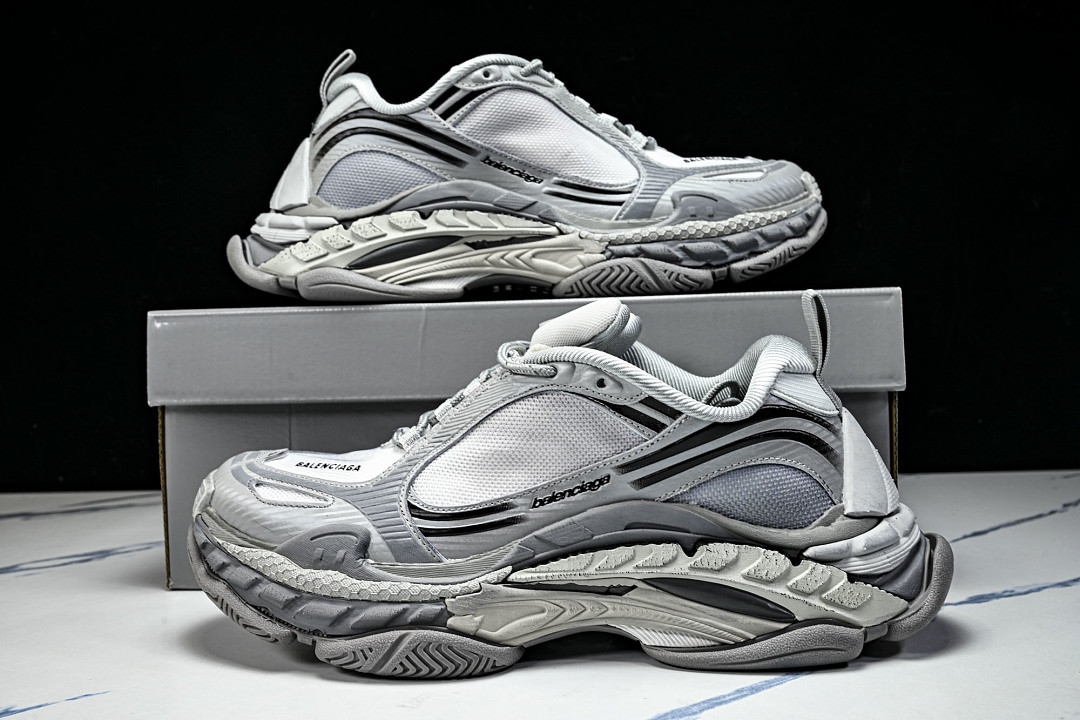 Ba1en*iaga Triple S 2 WTR2G-1800