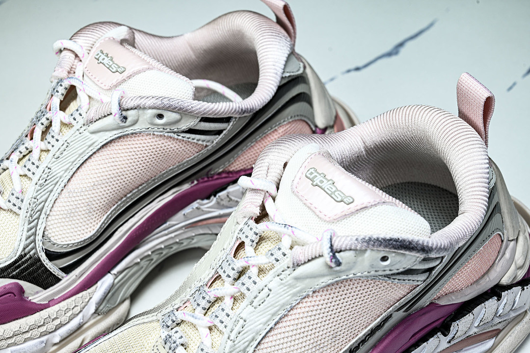 Ba1en*iaga Triple S 2 WTR2G-6800