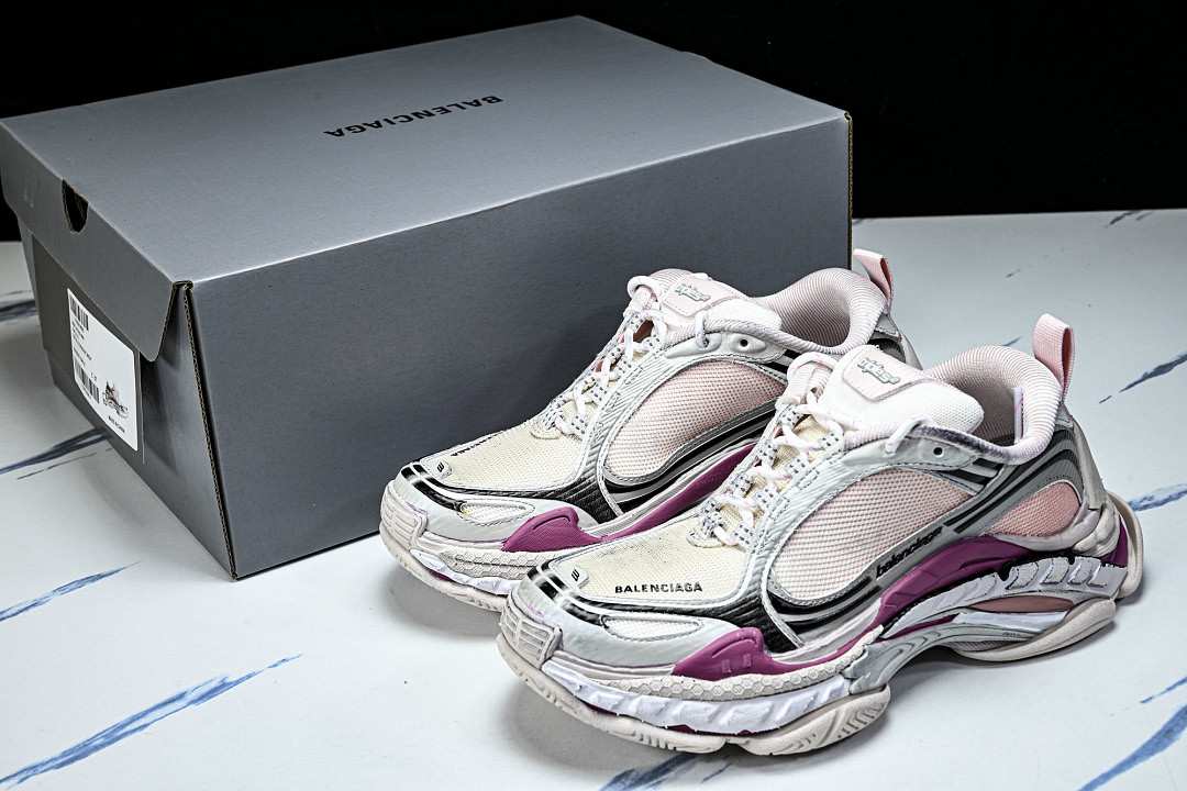 Ba1en*iaga Triple S 2 WTR2G-6800
