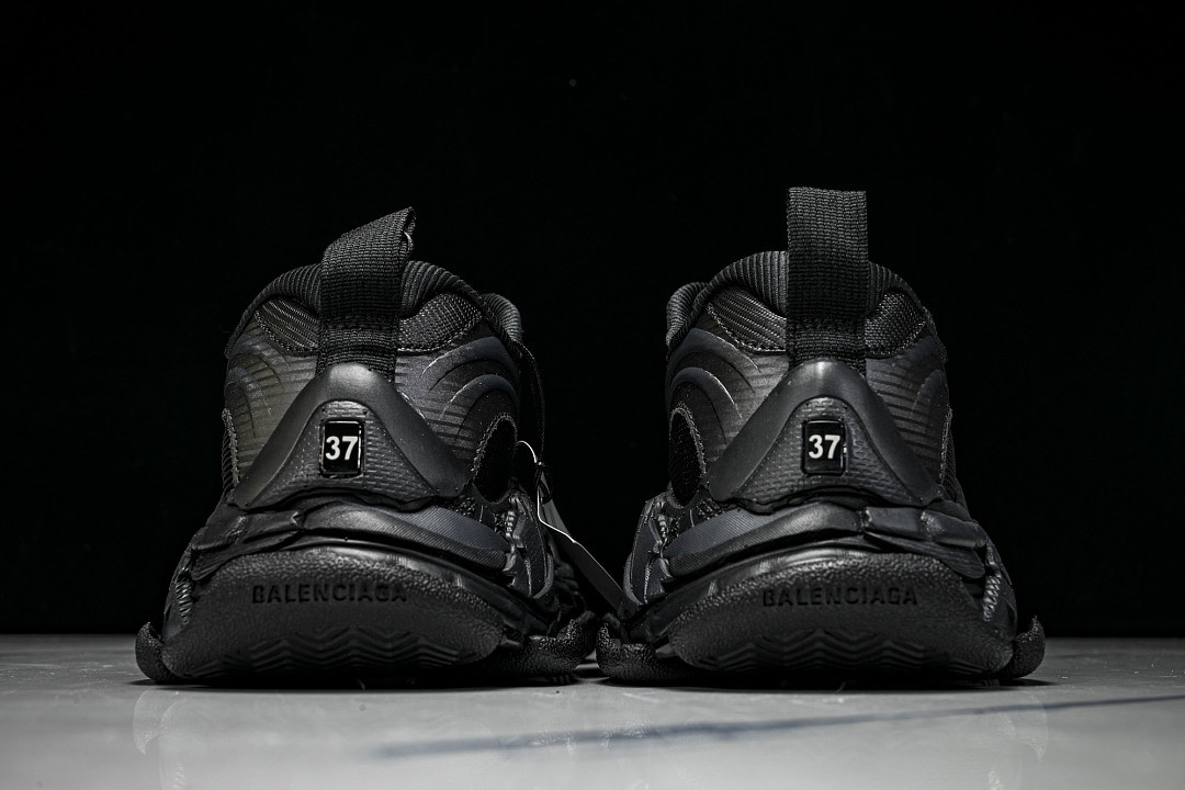 Ba1en*iaga Triple S 2 WTRS2-1011