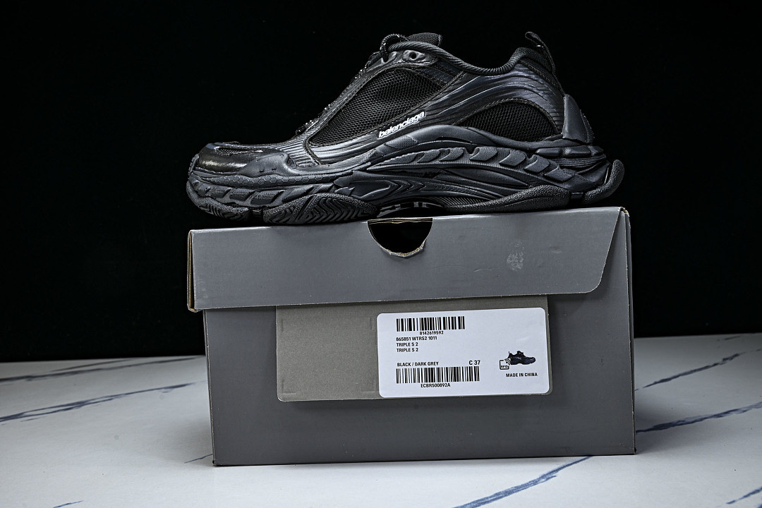 Ba1en*iaga Triple S 2 WTRS2-1011