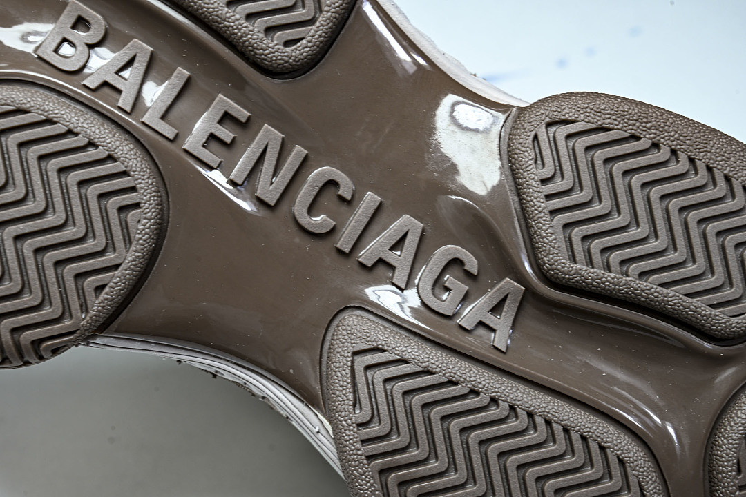Ba1en*iaga Triple S 2 WTRS2-2290
