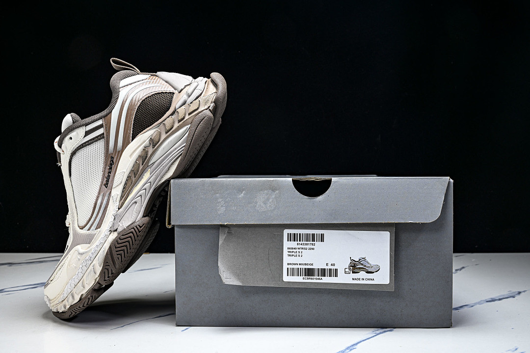 Ba1en*iaga Triple S 2 WTRS2-2290