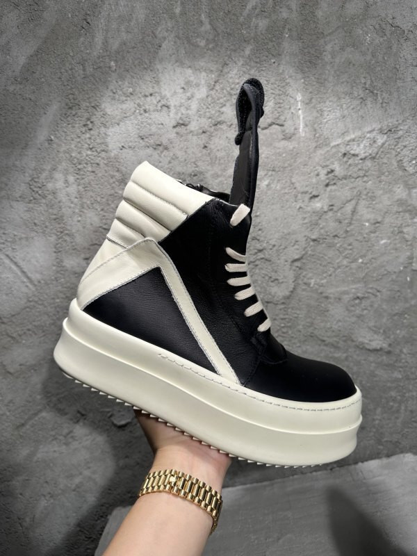 RO Sneakers