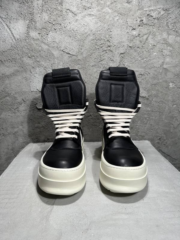 RO Sneakers