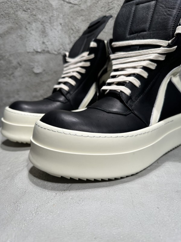 RO Sneakers