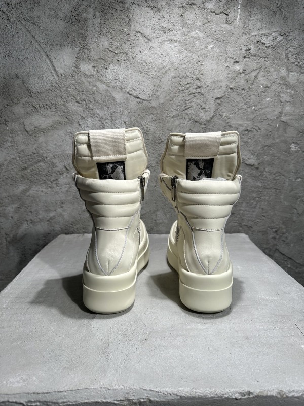 RO Sneakers