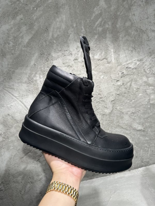 RO Sneakers
