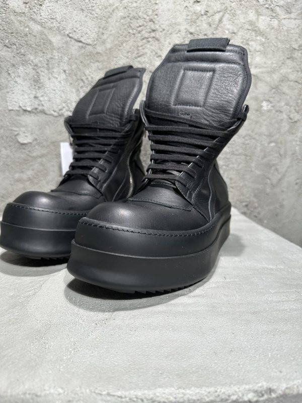 RO Sneakers