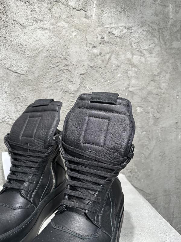 RO Sneakers