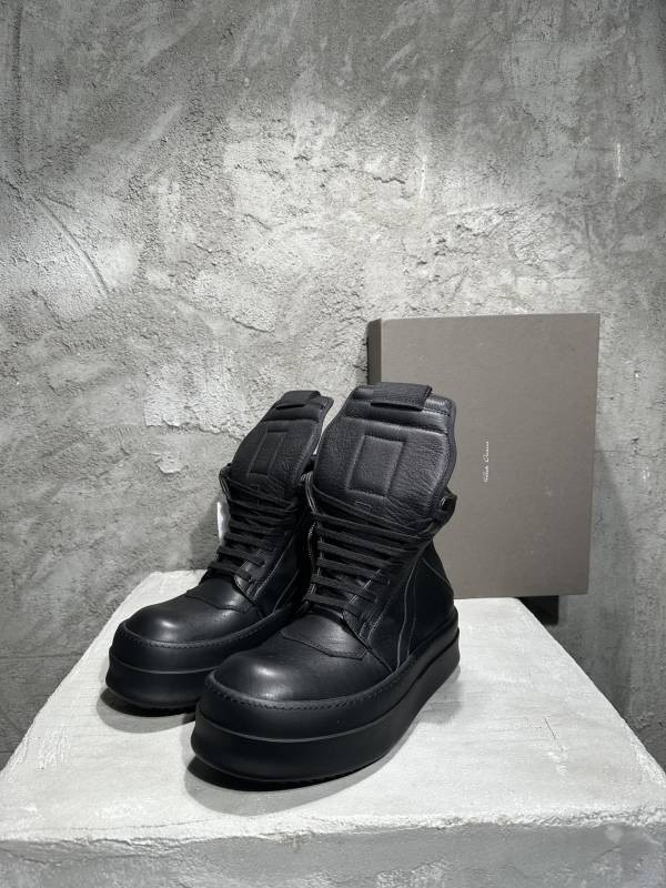 RO Sneakers
