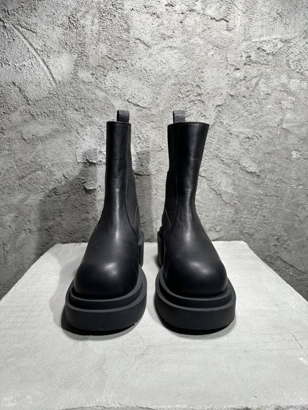 RO Sneakers