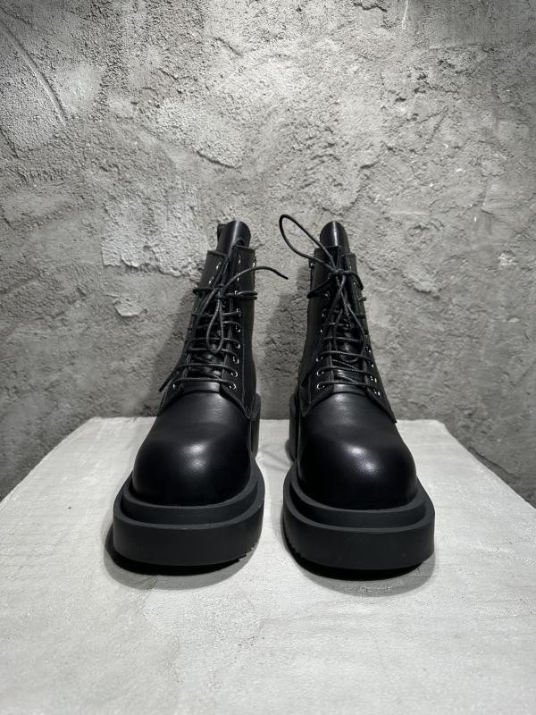 RO Sneakers