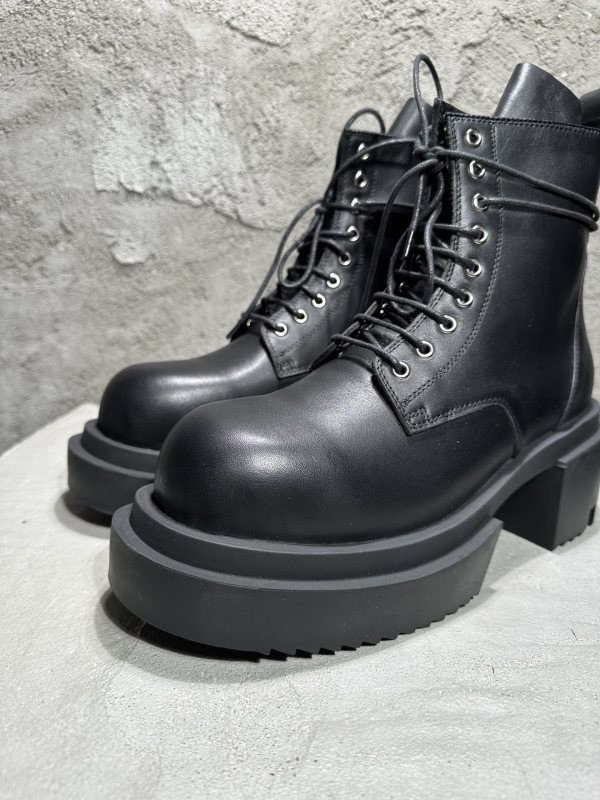 RO Sneakers