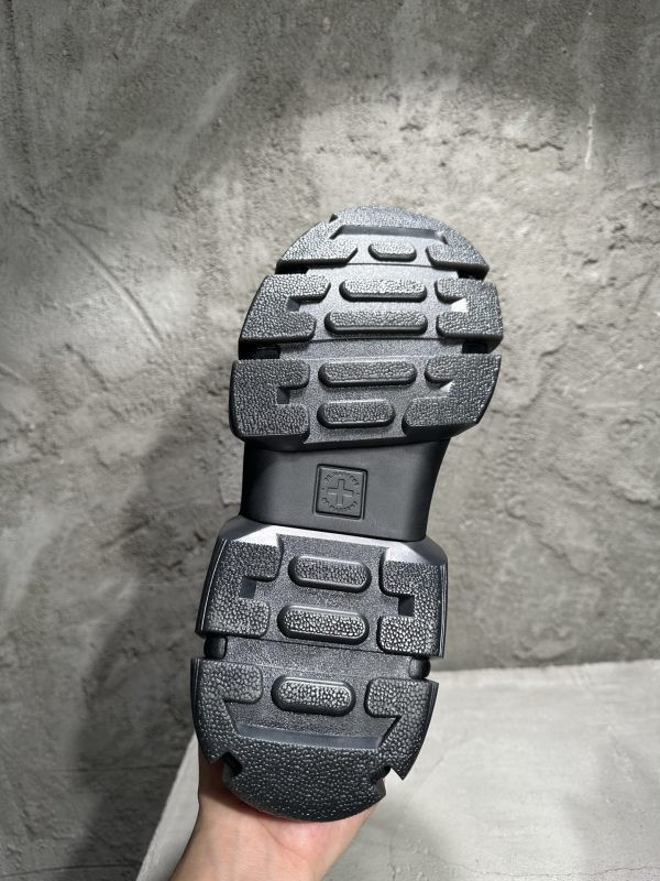 RO Sneakers