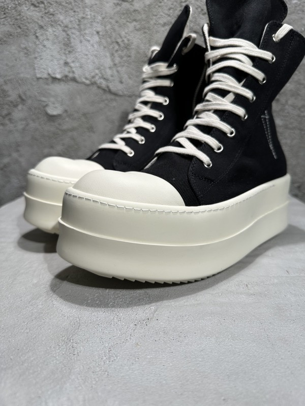 RO Sneakers