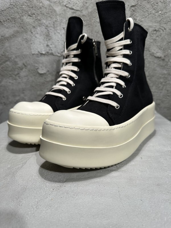 RO Sneakers