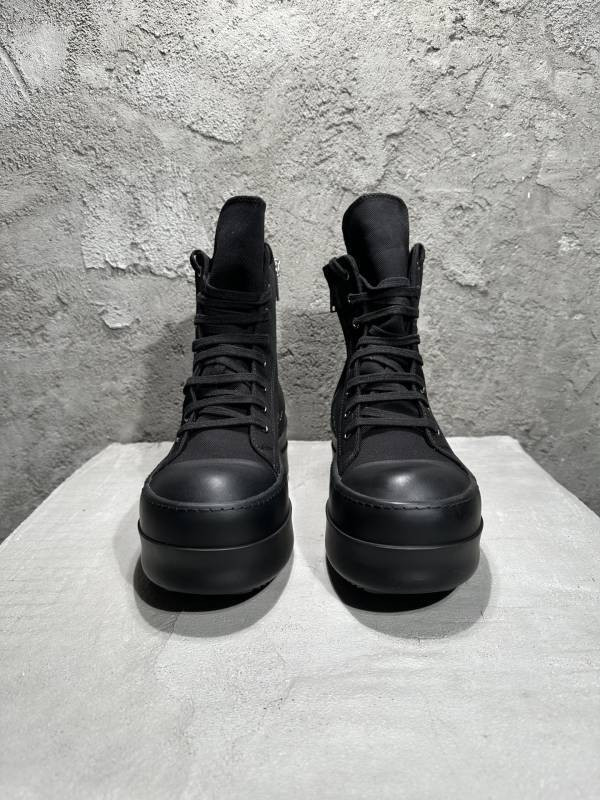 RO Sneakers