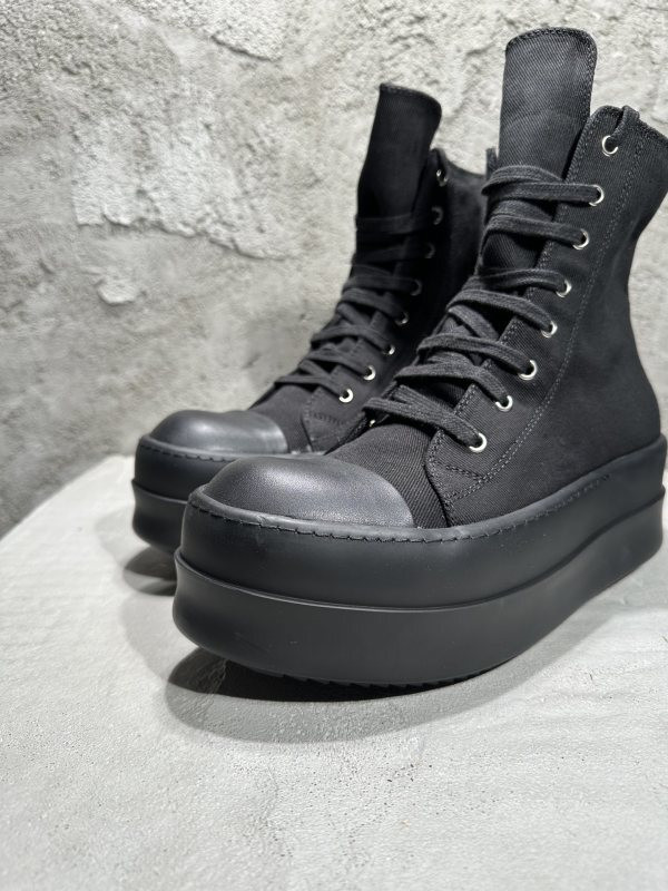 RO Sneakers