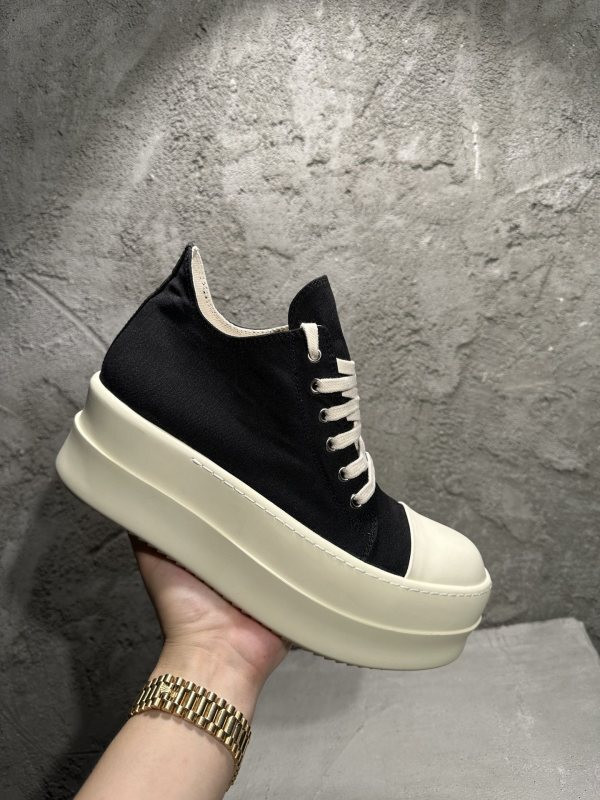RO Sneakers