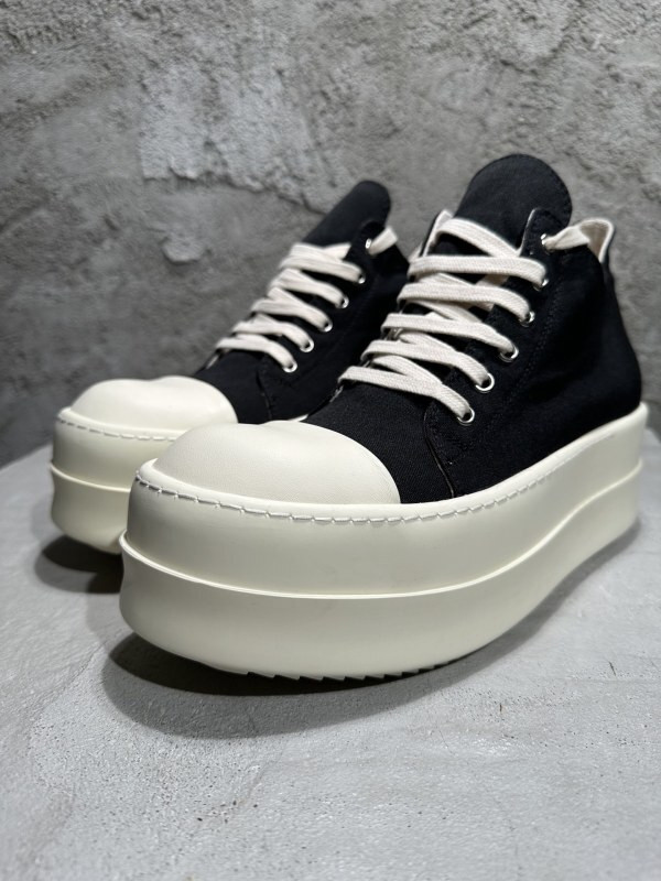 RO Sneakers